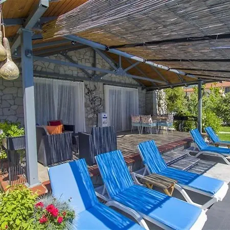 Villa Alcedo - Atthis *