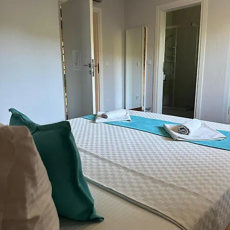Villa Alcedo - Atthis *